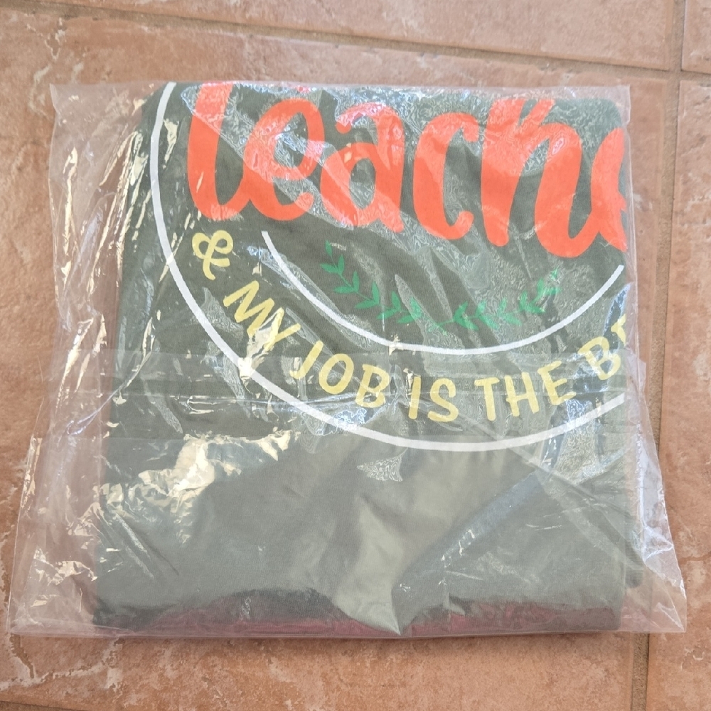 Gildan Orange and Green Short Sleeve Tee - Picture 4 of 4